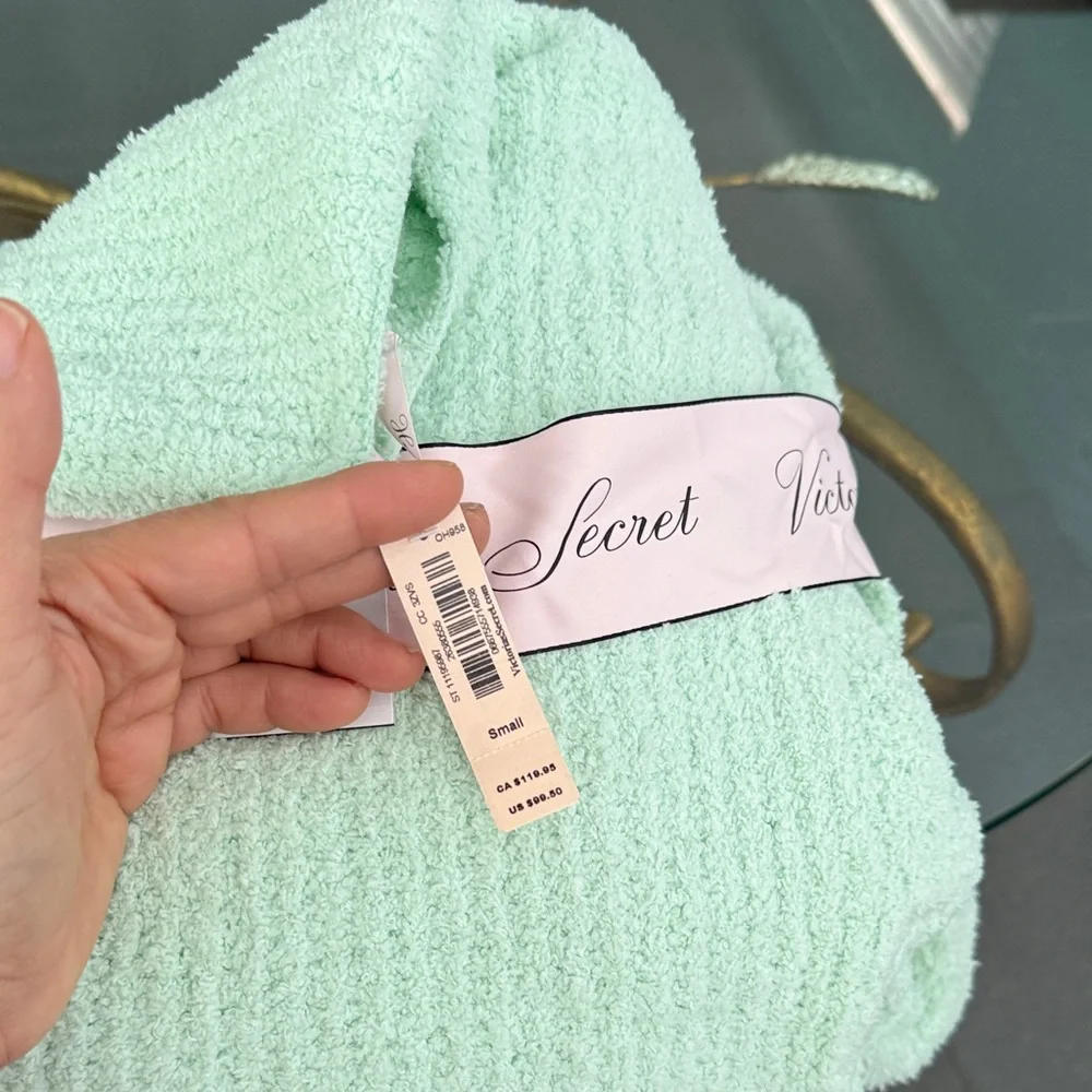 Victoria's Secret Light Green Knit Lounge Set - Picture 2 of 3